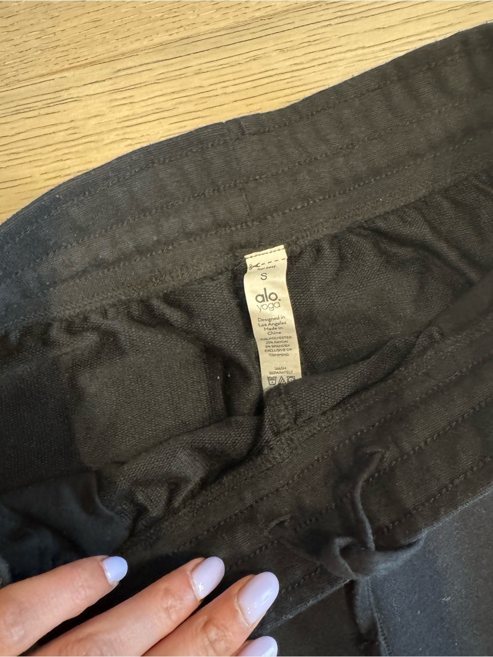 ALO Yoga Black Drawstring Waist Wide-Leg Pants - Picture 4 of 6